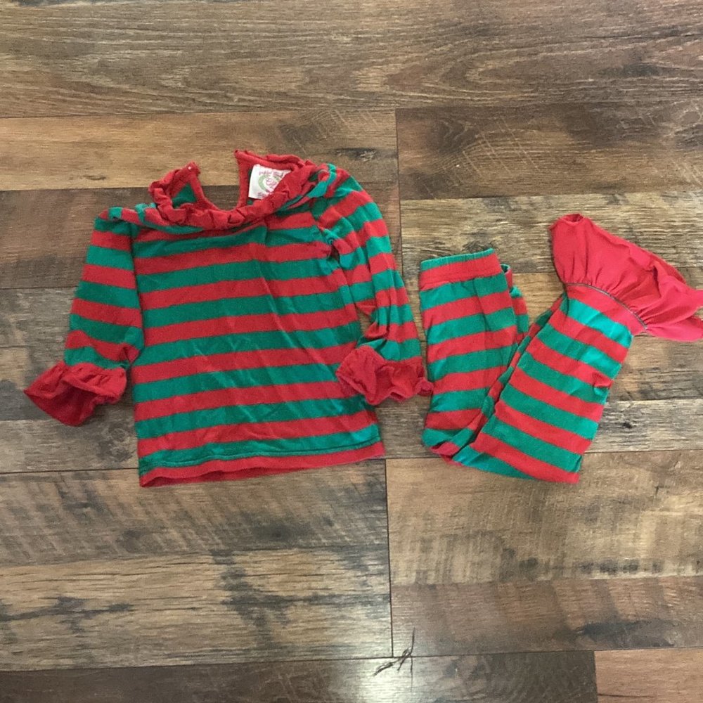 Mocked Threads Christmas‎ Outfit